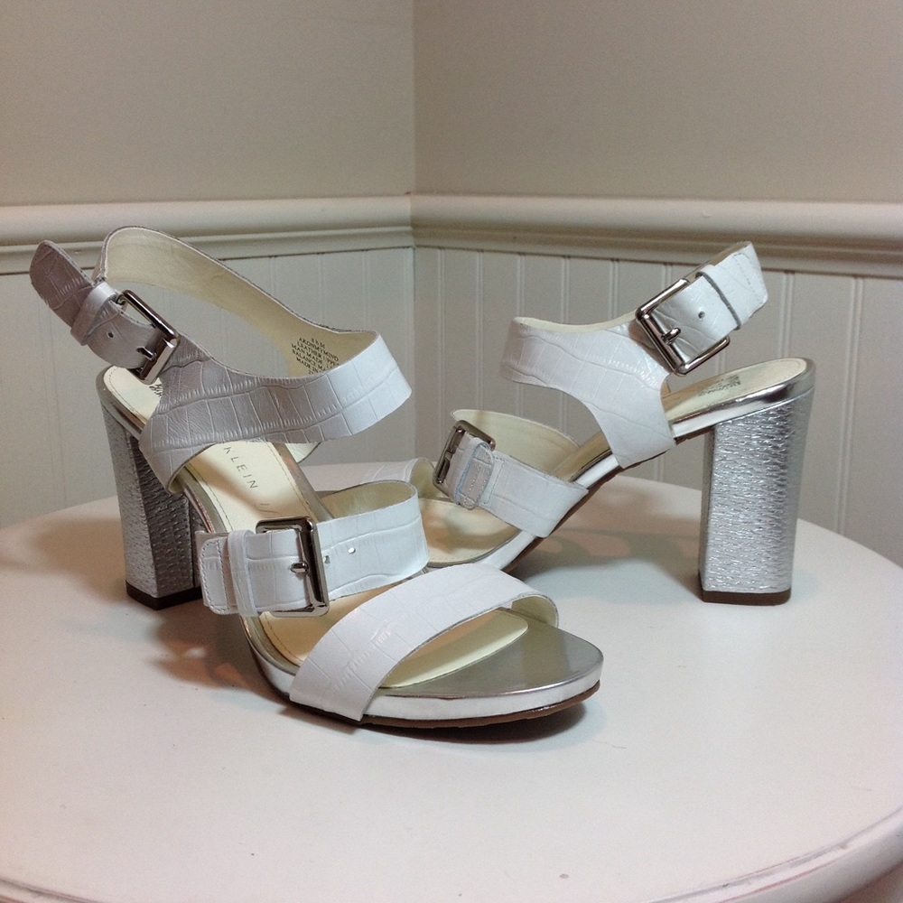 Anne Klein White/Silver Crock Embossed Heels 8.5